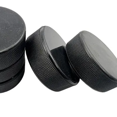 Preiswerter niedriger MOQ individueller Großhandel Hard-Puck langlebiger Solid-Gummikluft-Hockey-Puck