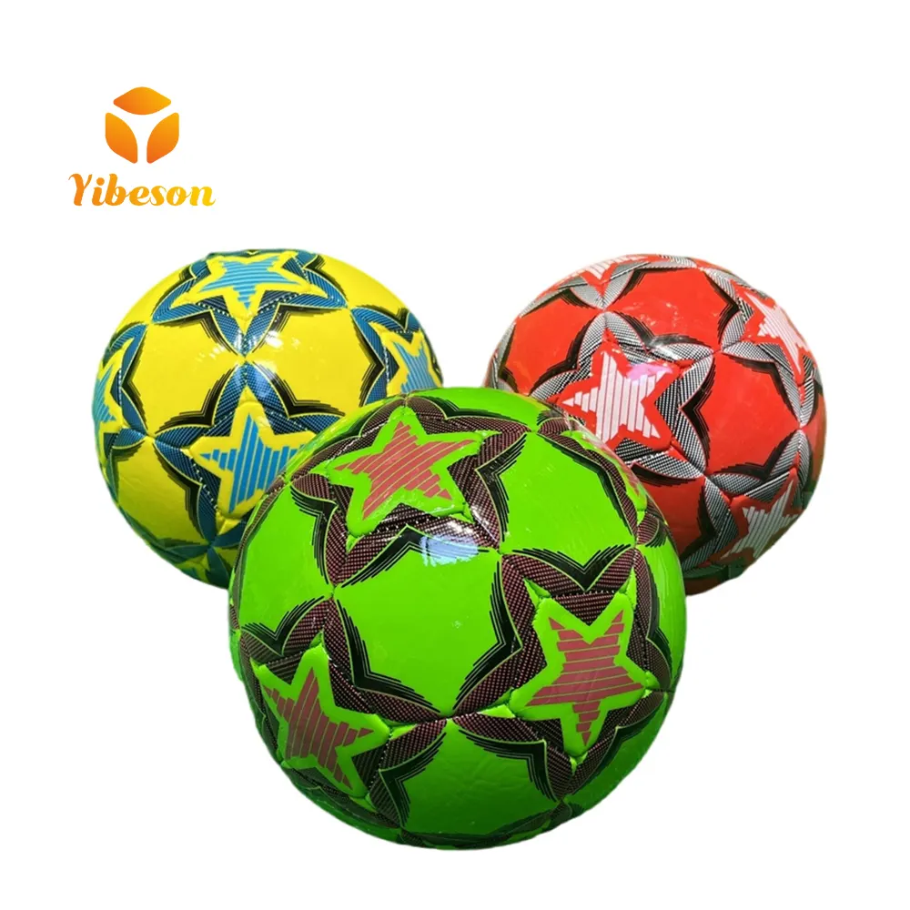 थोक मैच प्रशिक्षण पहनने के लिए प्रतिरोधी 32 पैनल पीवीसी फुटबॉल आकार 5 रबर सॉकर बॉल स्टार डिजाइन के साथ