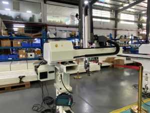 China Automation <strong>Brand</strong> Three Axis <strong>Robot</strong> Take Out <strong>Robot</strong> Plastic Product for Injection Molding Machine Pick and Place RQ900WS-S3 - Product Image 4