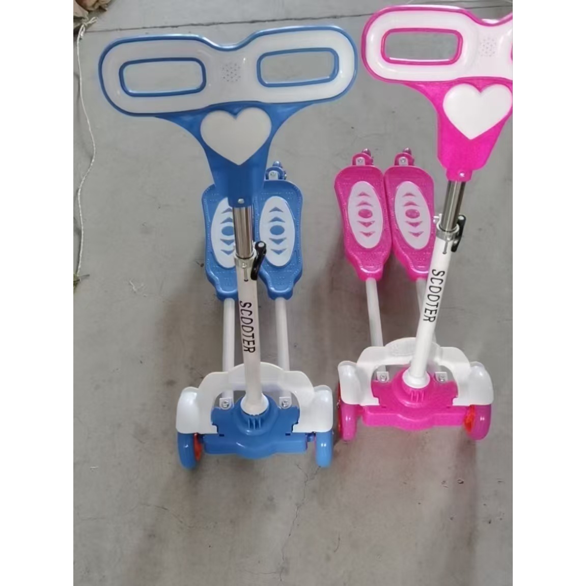 Rose red (four-wheel PVC flashing lights) without color box