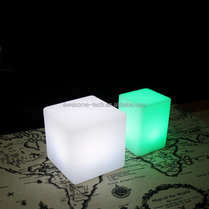 小型<span class=keywords><strong>LED</strong></span> RGB Cubo Lampe De Tablelampバッテリーランプ