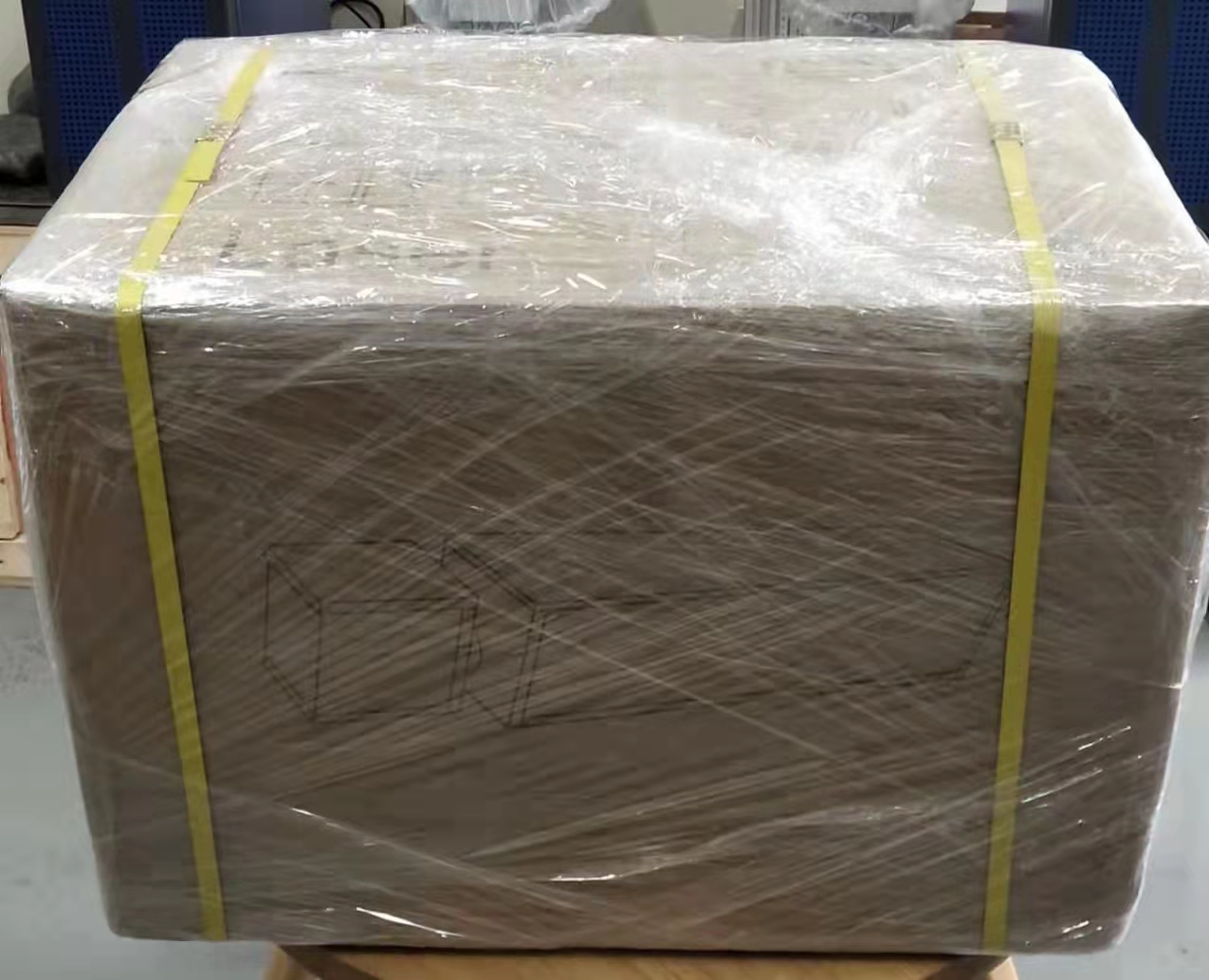 Handheld fiber laser marking machine engine case laser marking