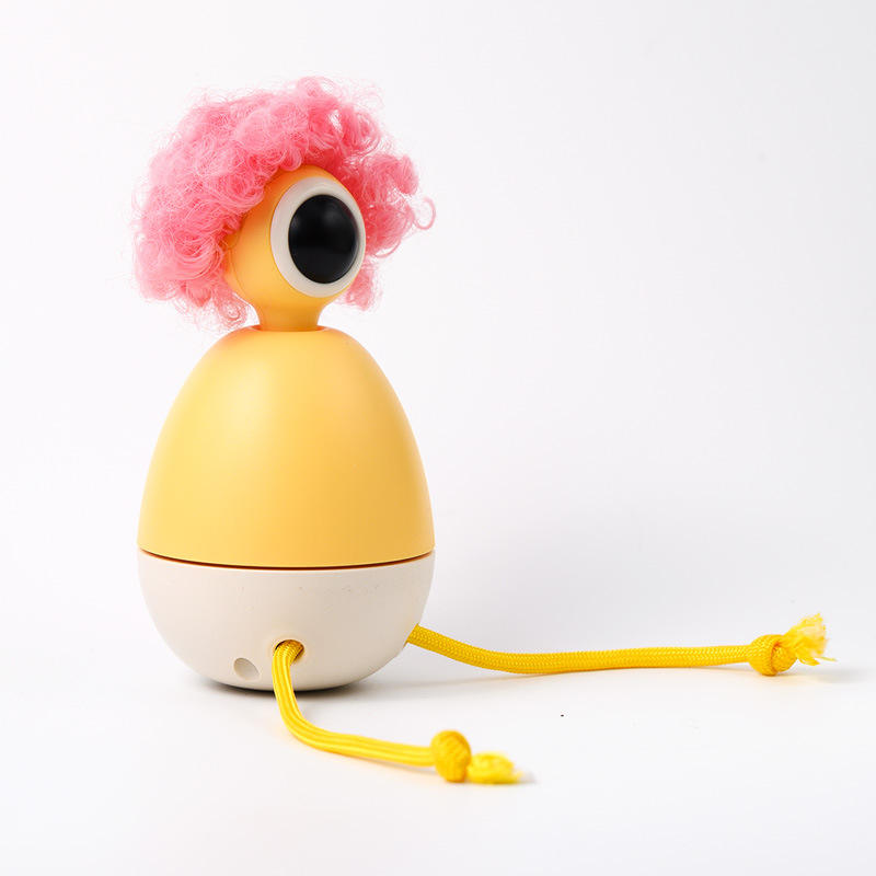 Cheveux bouclés roses