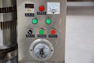 スコットテックココアバターオイルエクスペラーエクストラクターココアバターとケーキ抽出機 - Product Image 3