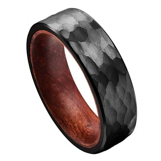 Anello in tungsteno martellato nero con intarsio in legno Koa da 8mm all'ingrosso per fede nuziale di fidanzamento moda donna uomo