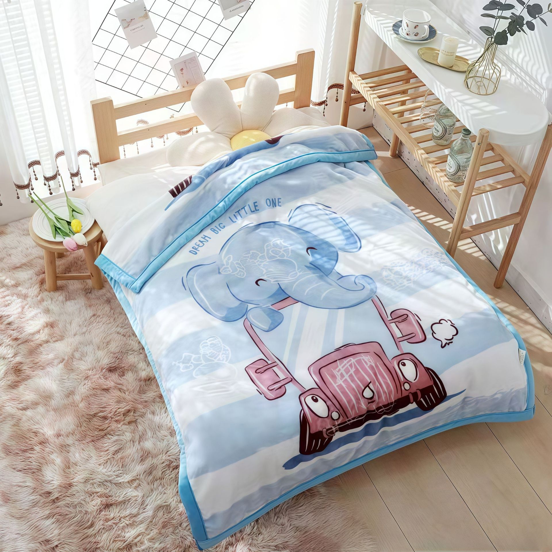 Éléphant de voiture bleu clair