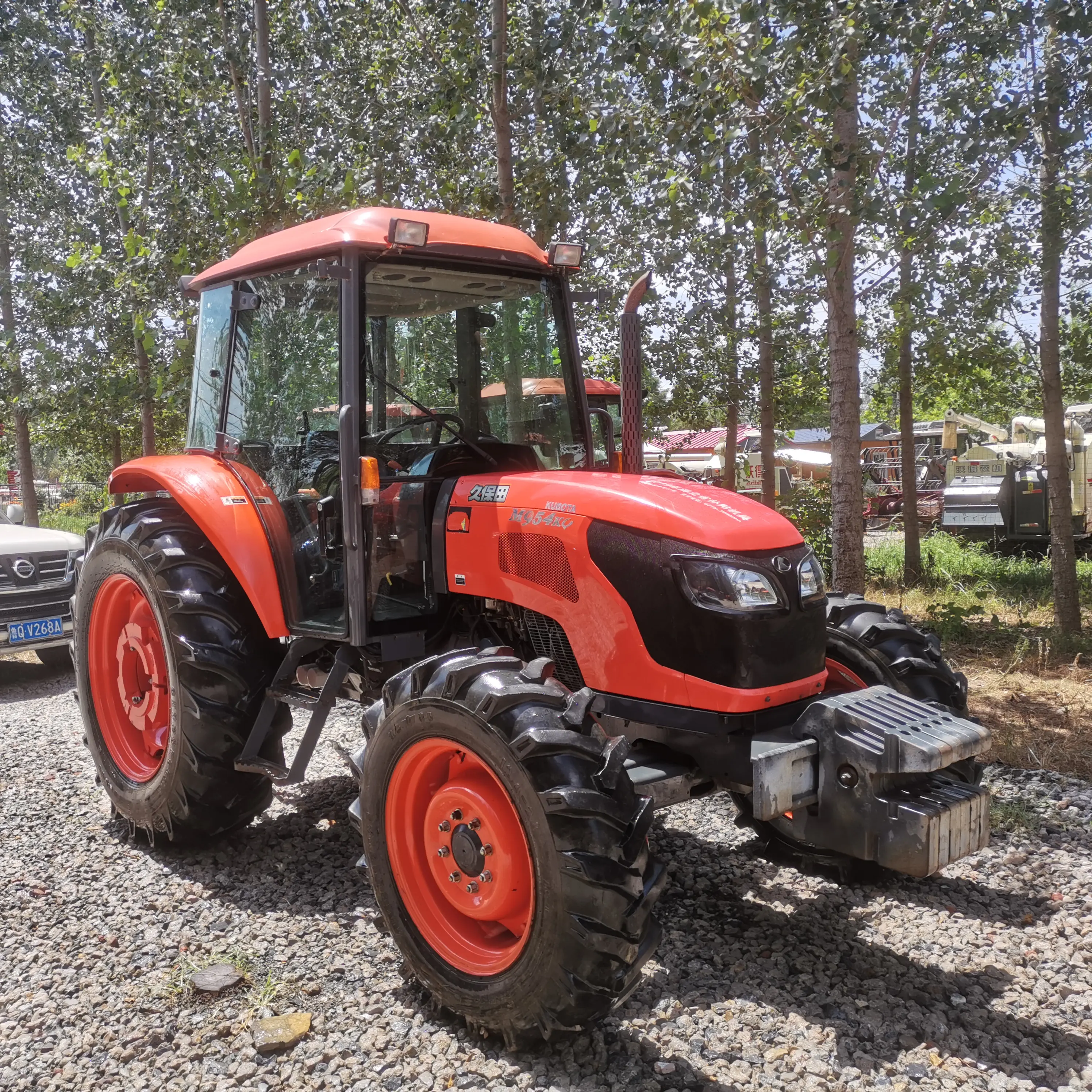 Suitable price Kubota farm tractor agricultural tracteur 4 wheel drive tractor with cheap price