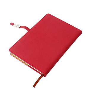 Diario di pianificazione giornaliero personalizzato A5 con copertura in pelle sintetica, chiusura elastica e segnalibro a nastro per uso ufficio e studente - Product Image 4