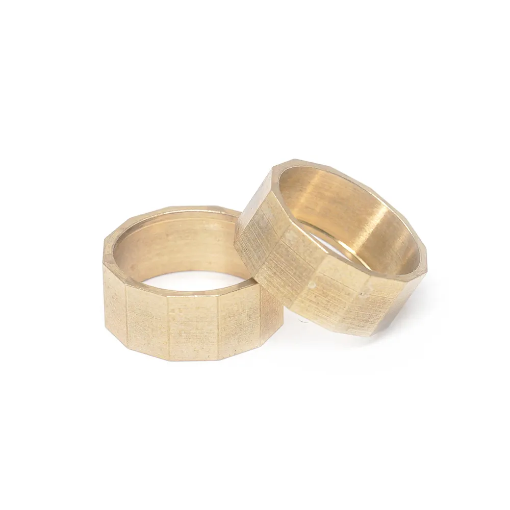 Produk jenis pengencang cincin giling CNC kuningan kustom untuk industri dengan layanan EDM bor & kawat