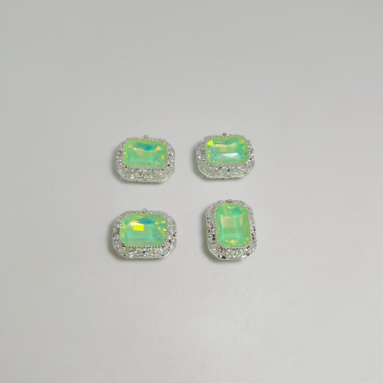 Diamante verde moca plateado