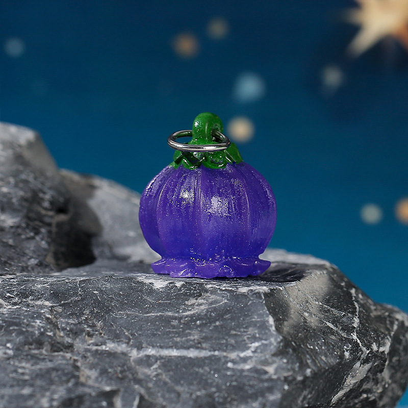 Lanterne violette brillante