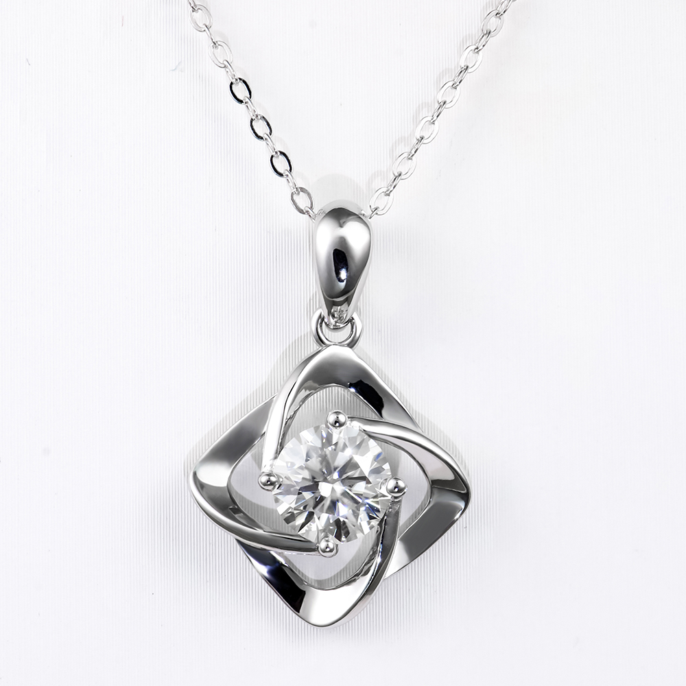 4 leafs necklace