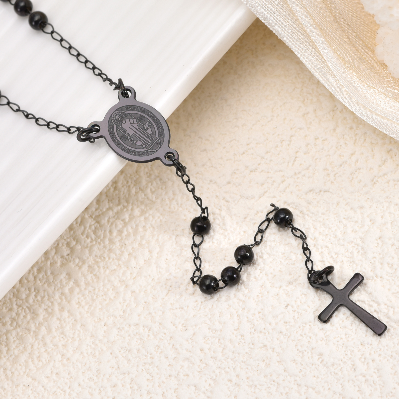 Perles de bouddha noires style prêtre