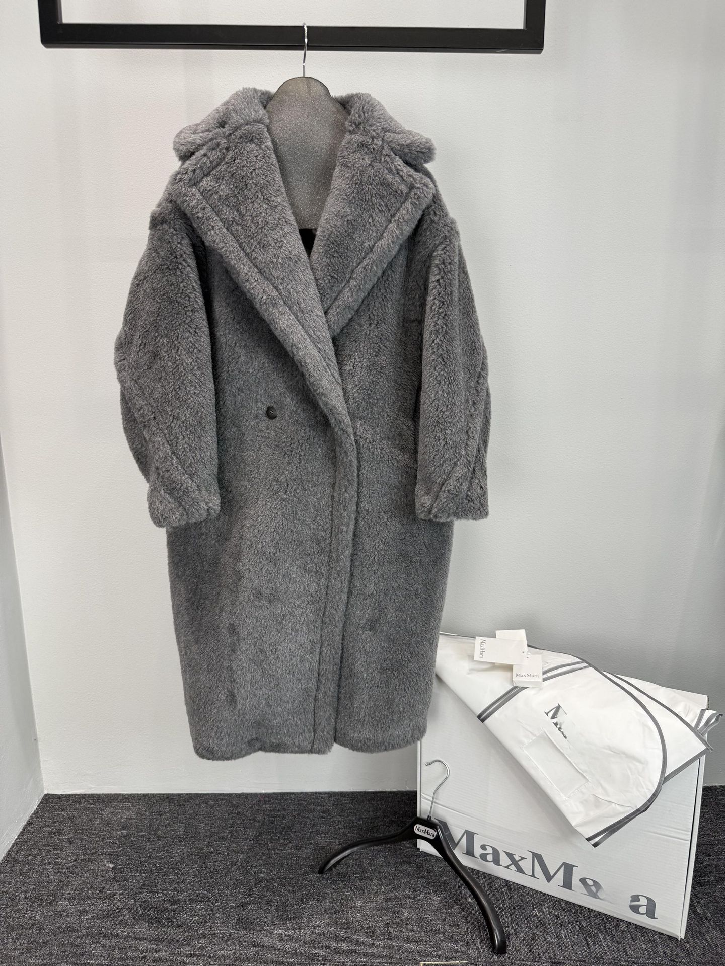 Gris