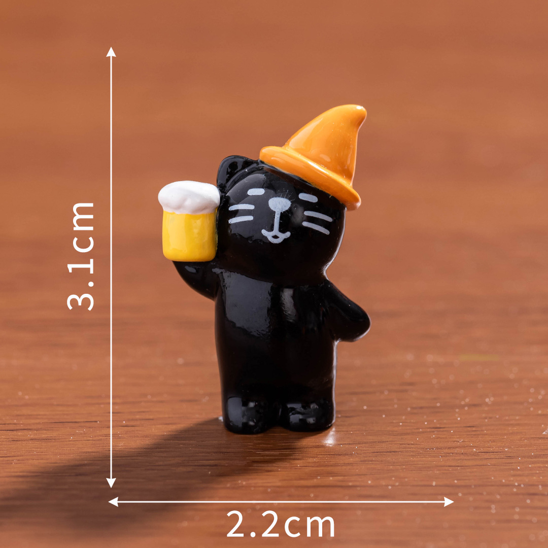 Chat noir#4 porte un verre