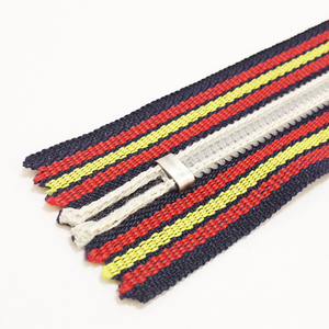 Chất lượng cao tùy chỉnh chiều dài dập nổi Nylon dây kéo đa băng <span class=keywords><strong>ycc</strong></span> vàng sọc trượt vật liệu nhựa nhiều Zip màu tùy chọn - Product Image 5