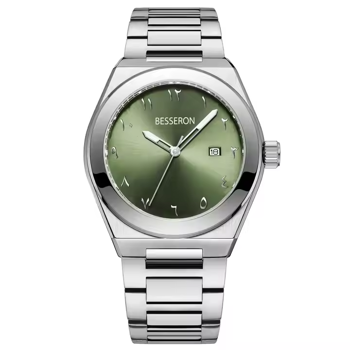 Relojes con esfera árabe verde.
