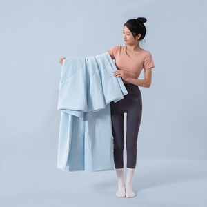 Bán buôn Trọng lượng nhẹ hai mặt đồng bằng làm mát Chăn mùa hè Comforter mềm Fluffy polyester thoáng khí có thể giặt chống dị ứng - Product Image 2