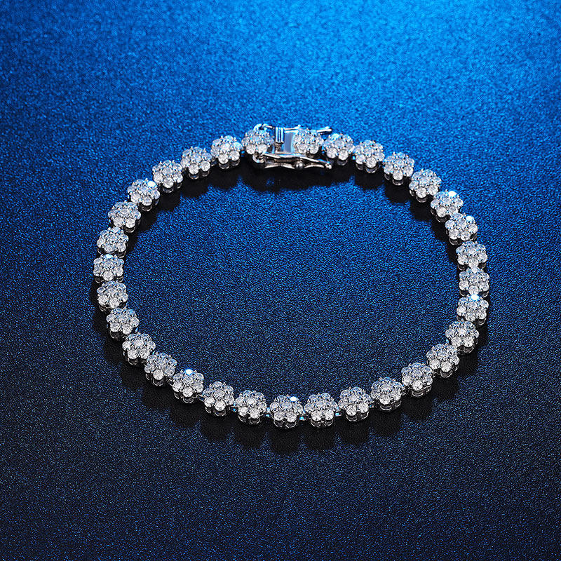 Plum blossom bracelet (moissanite style)