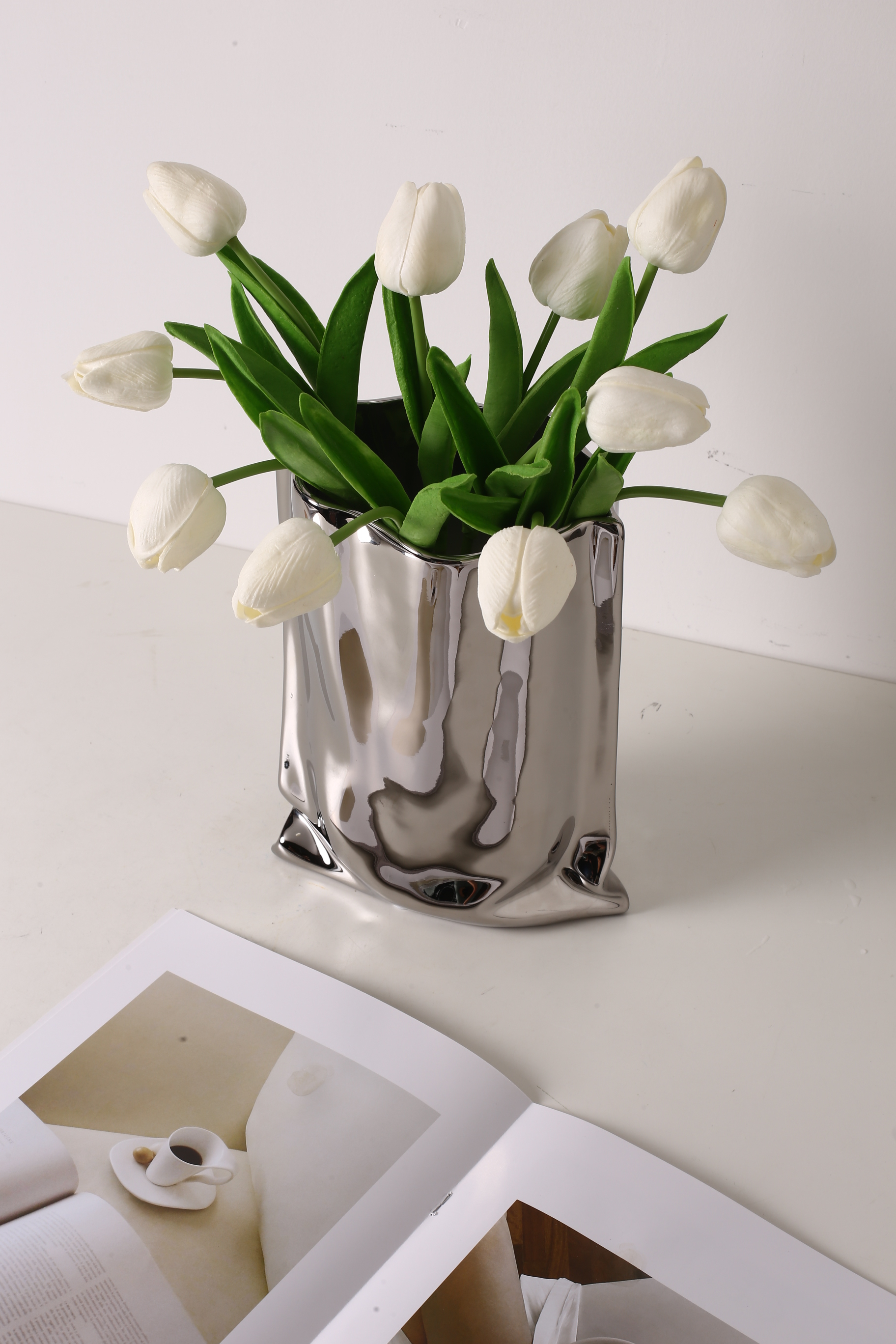 Light luxury electroplating silver vase decoration creative home living room coffee table wine cabinet model room ceramic decor