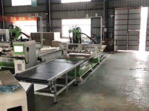 Ld1325-enrutador atc cnc, máquina de corte de madera anidada con sistema de carga y descarga para muebles de madera - Product Image 4