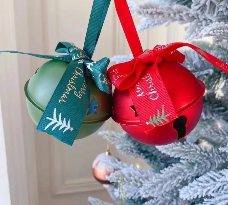 금속 철 크리스마스 트리 장식 8cm 징글 벨 장식 녹색과 빨간색 리본과 크리스마스 휴일 볼 벨