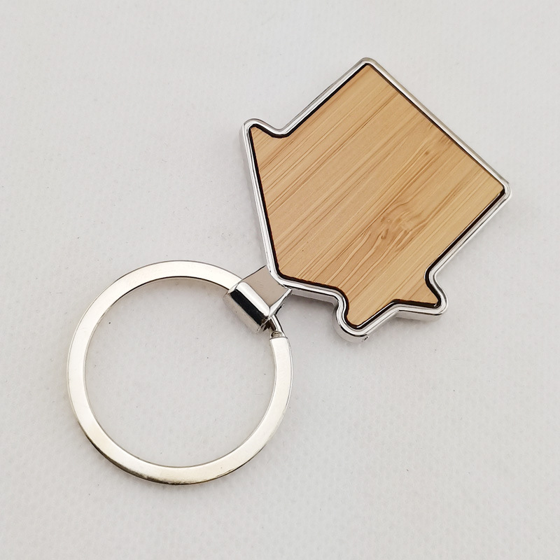 Porte-clés en bambou en forme de maison