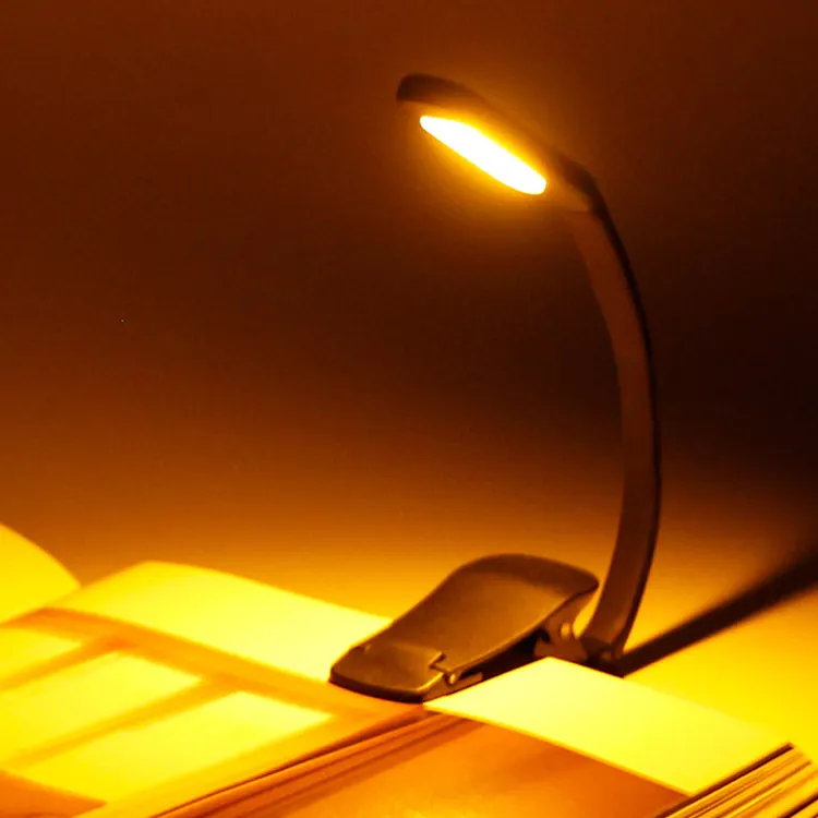 Vendita calda piccola lampada da tavolo portatile a 9 colori LED ricaricabile protezione degli occhi luce di lettura libro Clip luci
