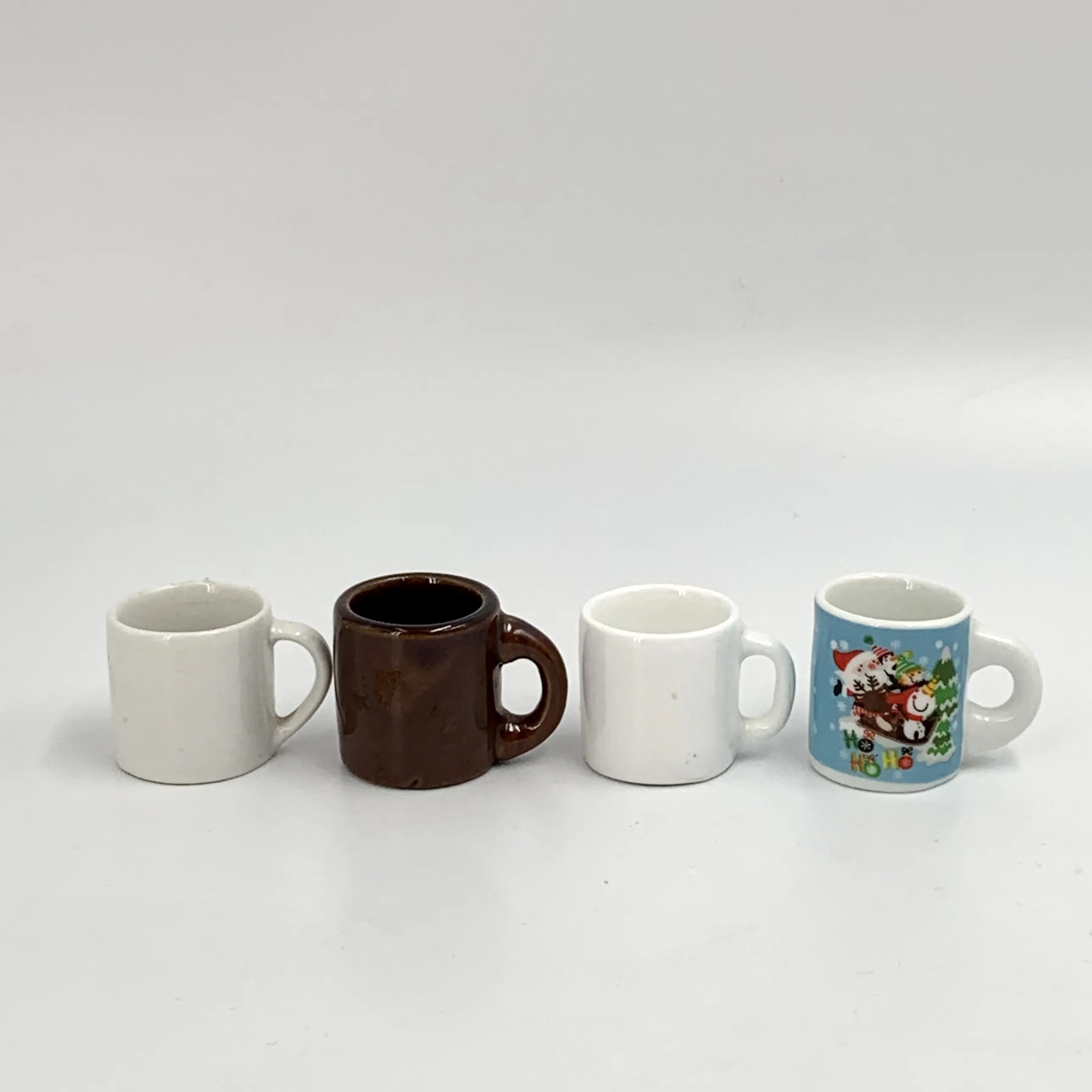 Kreative Keramik Mini Becher Daumen Tasse Custom ized Aufkleber Baijiu Spirit Cup Geschmack Winzige Tasse Spielzeug für Puppe