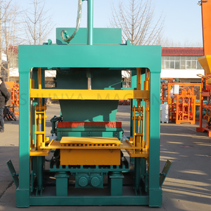QT4-20 macchina per la produzione di mattoni per la pavimentazione vuota in calcestruzzo per la produzione automatica di blocchi di linea - Product Image 4