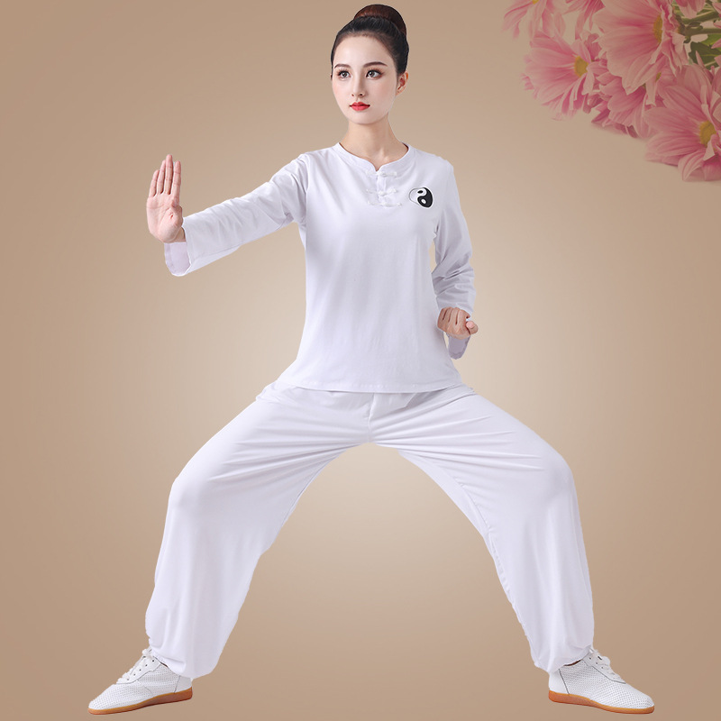 Chemise blanche à manches longues + pantalon blanc