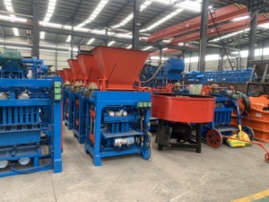 Macchina per blocchi di mattoni ad incastro con argilla di terra compressa completamente automatica per rendere ecologico il mattone - Product Image 4