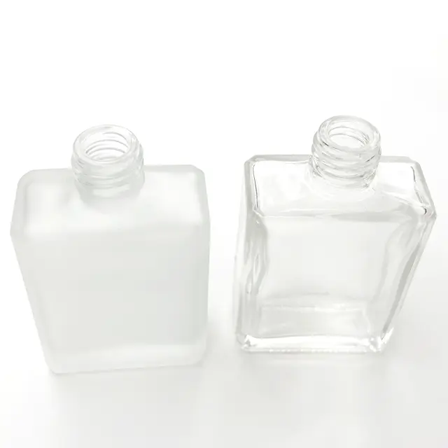 Profumo per auto di vendita caldo deodorante per ambienti profumo decorativo Mini Parfum bottiglia di profumo per auto in vetro vuota