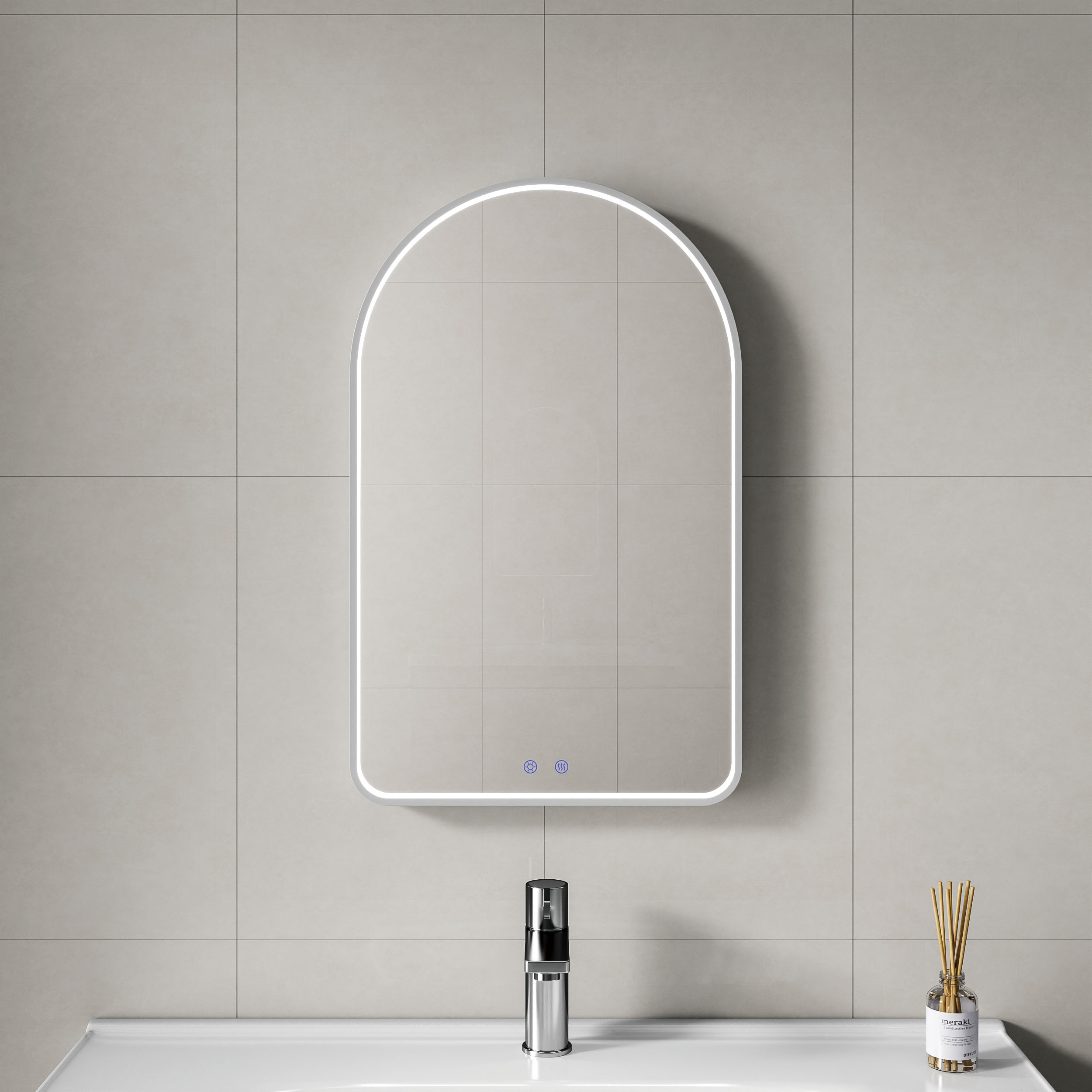 Miroir de salle de bain LED arqué DP391