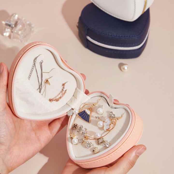 Handmade Pu Leather Heart Necklace Jewelry White Velvet Custom Leather Cute Jewelry Organizer Gift Jewel Box Case