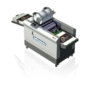 Boway up Suction Feeder Laminator 450mm Large Heating Roller Roll to Roll Laminator With Auto <strong>Stacker</strong> and Rewinder - Product Image 4