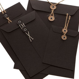Kunden spezifischer Druck Mini-Schmuck verpackung Schwarzbrauner Kraft papier umschlag mit Knopf und Schnur - Product Image 4
