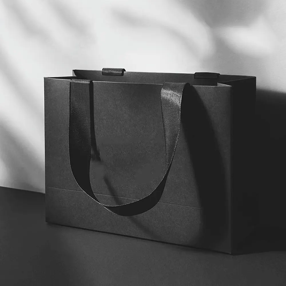 Düğün doğum günü alışveriş parti şarap takı lüks fantezi eko dostu kağıt özel logo ile küçük siyah hediye çantası şerit