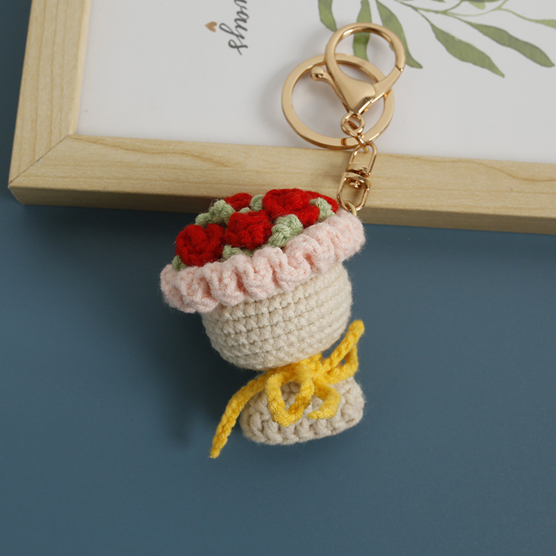 Beige bouquet pendant