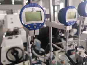 Máquina de prueba estándar de cumplimiento Instrumento T & Vicat de alta precisión Probador de punto de reblandecimiento Vicat