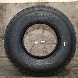 霍克威卡车轮胎尺寸315/80r22.5无内胎全钢子午线价格高速公路城市道路卡车轮胎