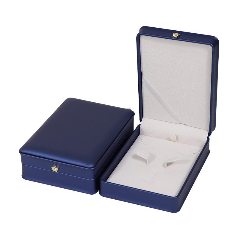 สีกรมท่า