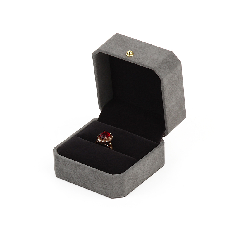 Boîte de bague grise