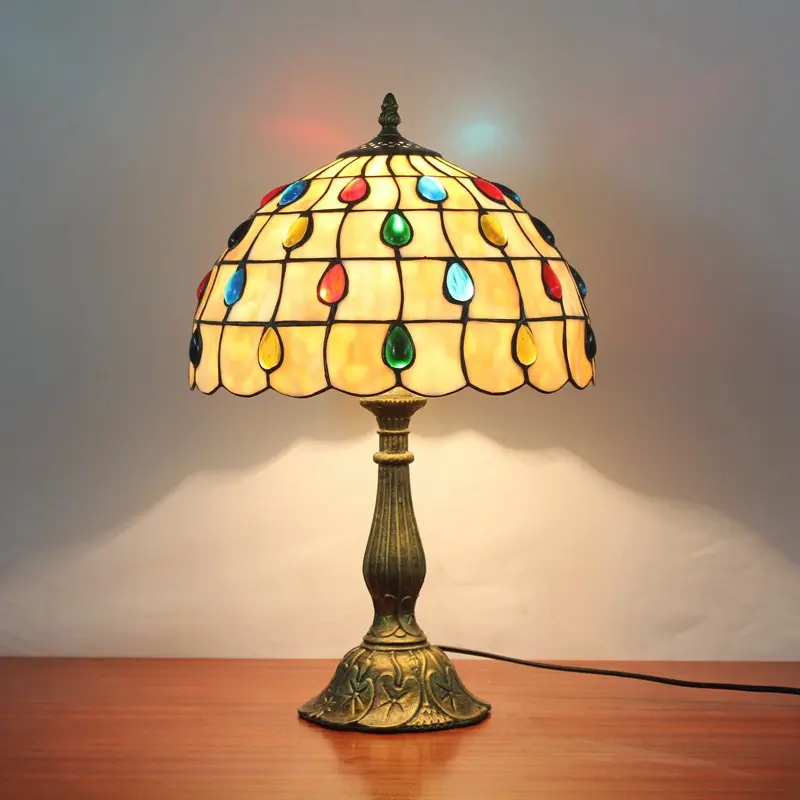 Vintage creativo Tiffany vitral dormitorio lámpara de mesita de noche uso en bar, restaurante, lámpara de cuentas, sala de estar