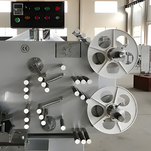 Hocheffiziente vollautomatische Edelstahl 304-Schokolade-Zubehörmaschine für Tisch Doppeldrehung Wickeln PE CPP-Verpackungsmaschine - Product Image 3