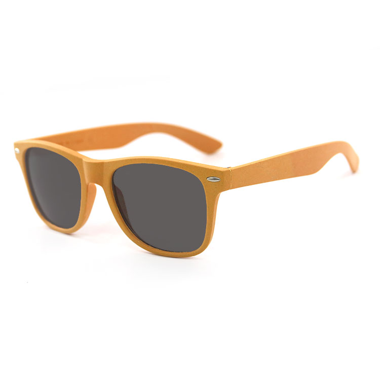Verres : noirs + monture : jaune