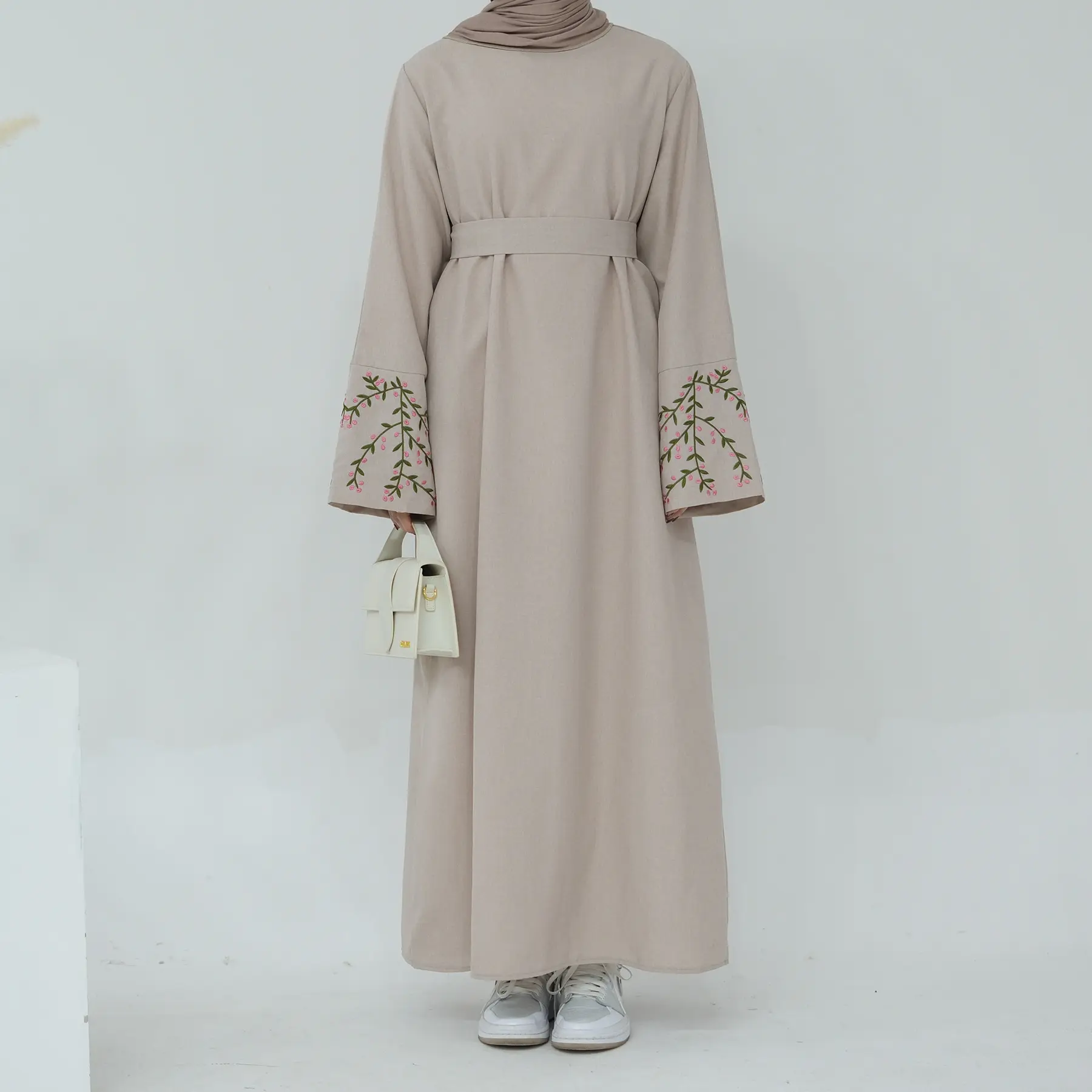 Neue Abaya 2024 Ramadan islamische Kleidung Leinengewebe Abaya Freizeitkleider mit Stickerei Blumen Abaya Damen muslimisches Kleid