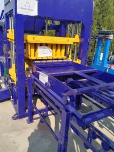 QT4-15 машина для производства кирпичей - Product Image 6