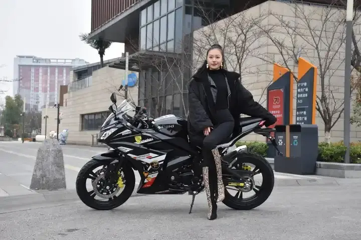 Chine Offre Spéciale personnalisé sportbike 5000w 8000W moto double cylindre motos de course en vente