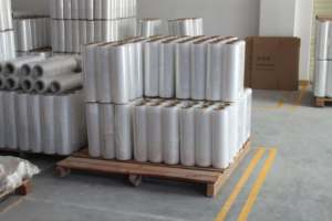 塑料薄膜太阳阳耐热软包装保鲜卷黑色拉伸膜价格低廉